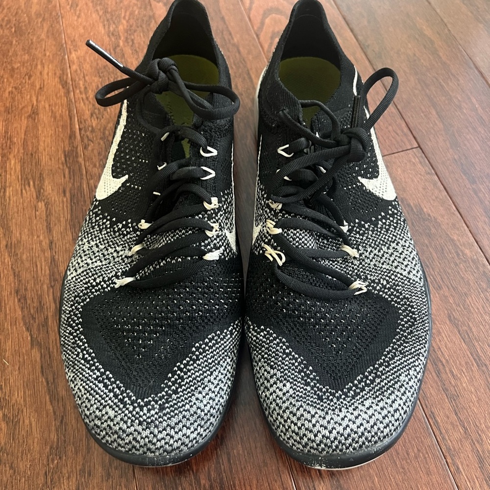 nike tennis shoes